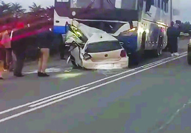 Kutshabe abantu abahlanu kwingozi yendlela 